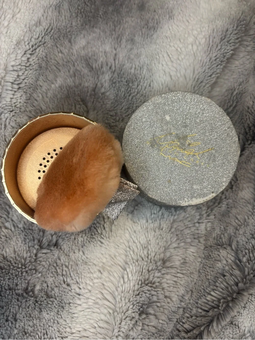 Mariah Carey Mac Shimmering Loose Powder with Puff -Rose Gold